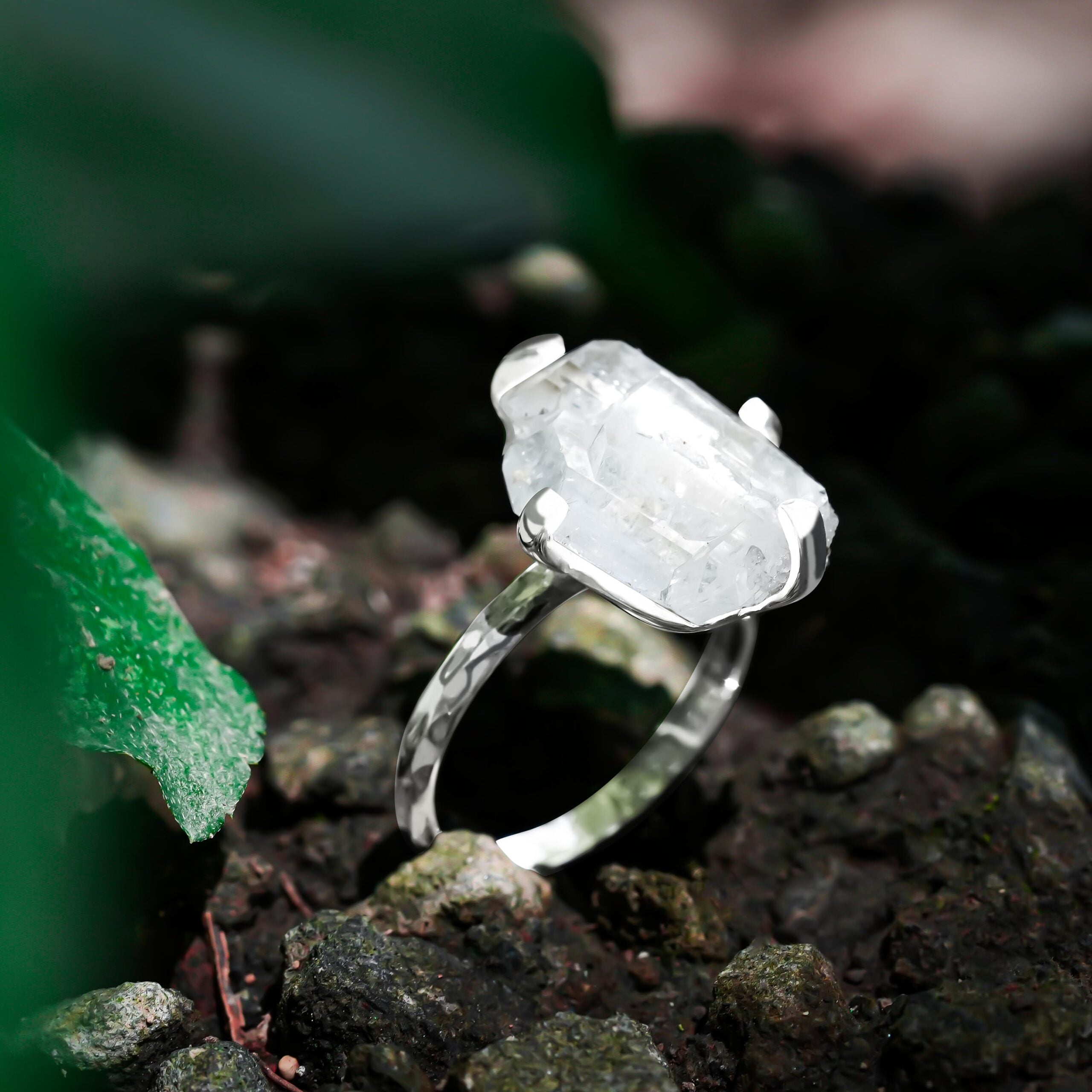 Faden Quartz Ring