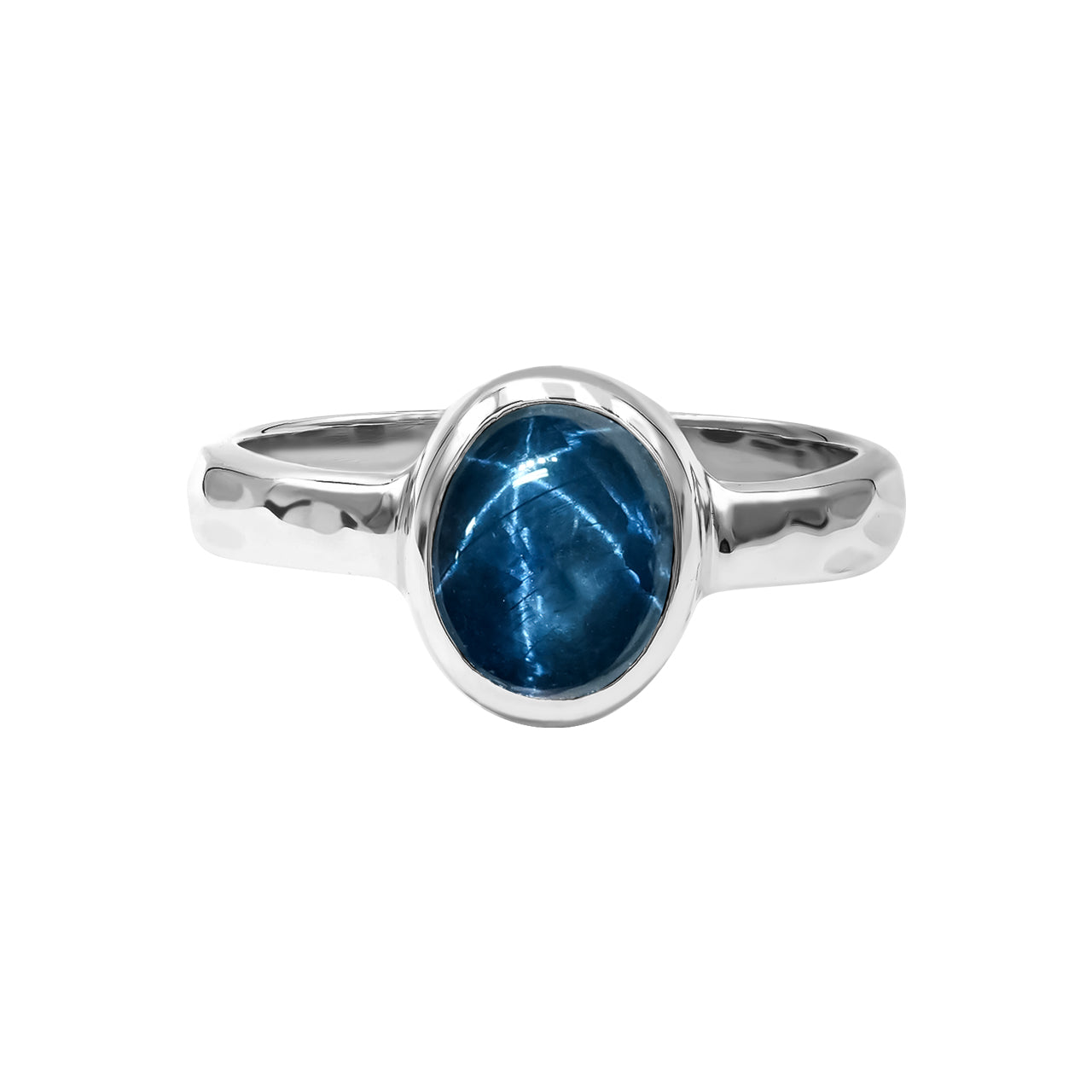 Attractive Star Sapphire Ring in Sterling Silver