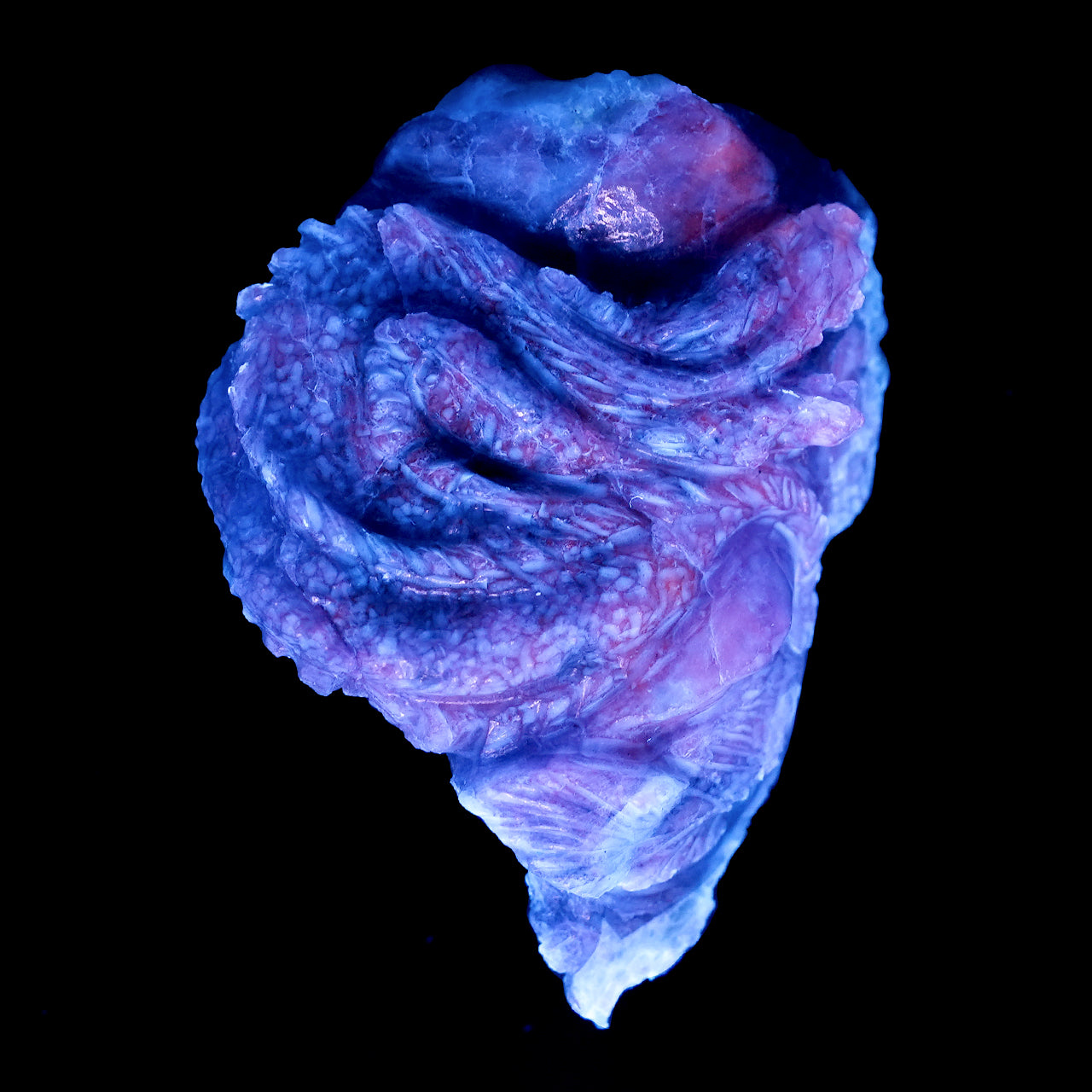 Fluorescent Hackmanite Carving